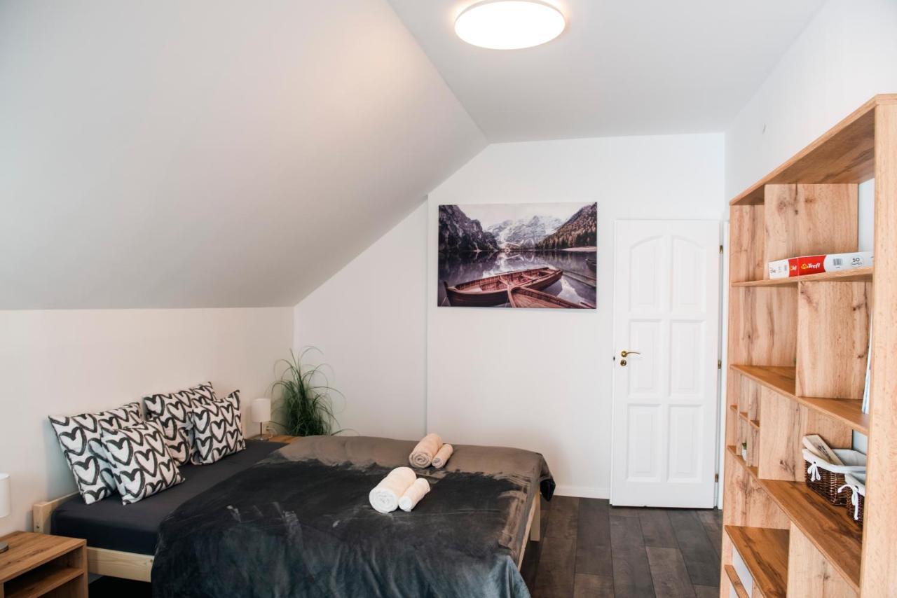 페치 Anavrin Apartman Free Parking 아파트 외부 사진