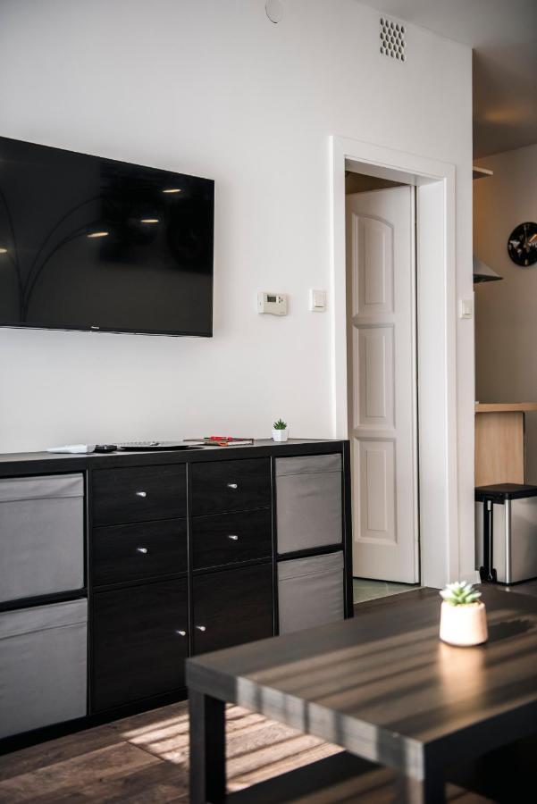 페치 Anavrin Apartman Free Parking 아파트 외부 사진