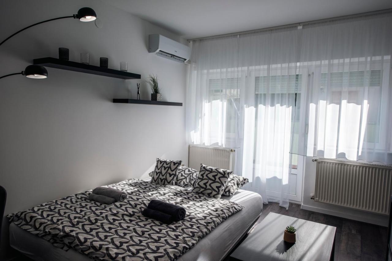 페치 Anavrin Apartman Free Parking 아파트 외부 사진