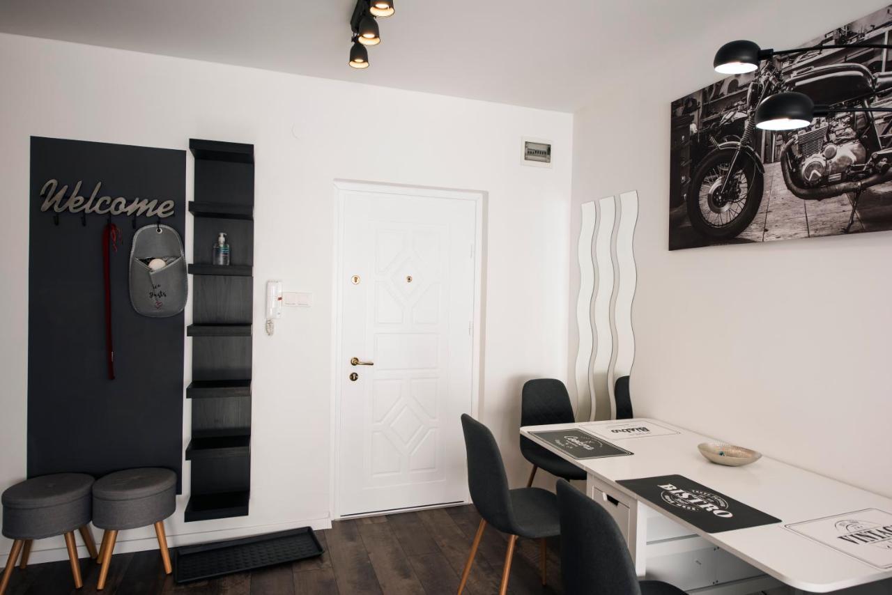 페치 Anavrin Apartman Free Parking 아파트 외부 사진